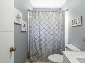 2793 Oakleigh Ln, Davie FL 33328