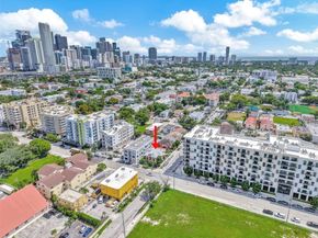 676 & 119 SW 1st St, Miami FL 33130
