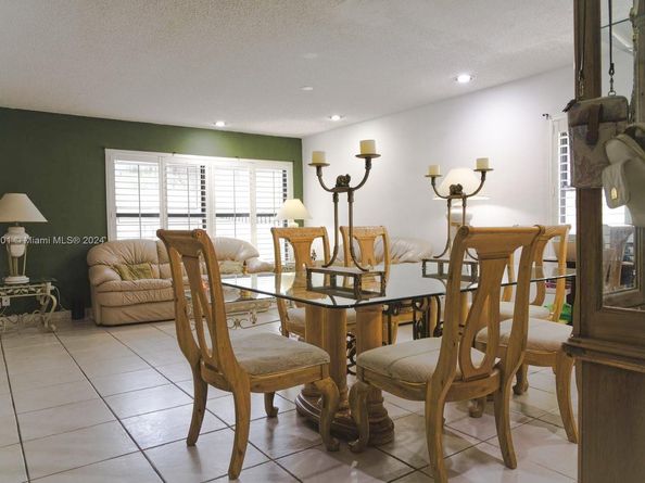13707 SW 100th Ter 13707, Miami FL 33186