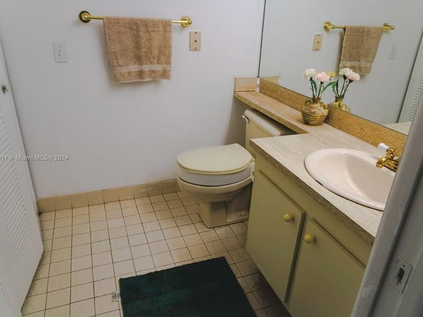 13707 SW 100th Ter 13707, Miami FL 33186