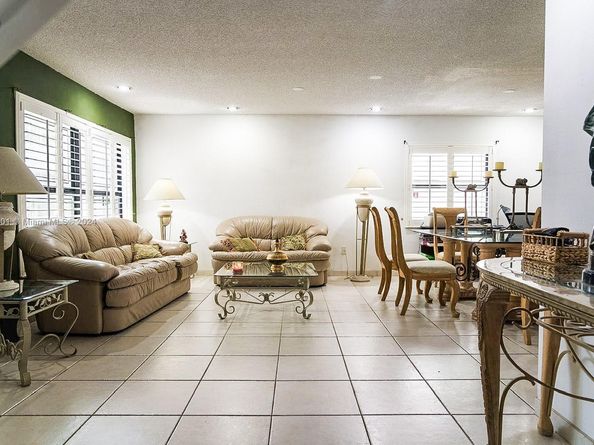 13707 SW 100th Ter 13707, Miami FL 33186