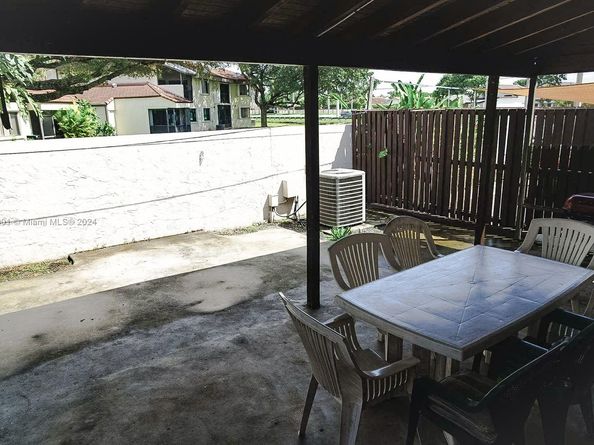 13707 SW 100th Ter 13707, Miami FL 33186