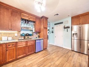6890 SW 57th St, Davie FL 33314
