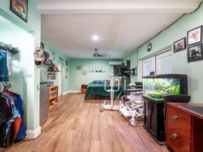 6890 SW 57th St, Davie FL 33314