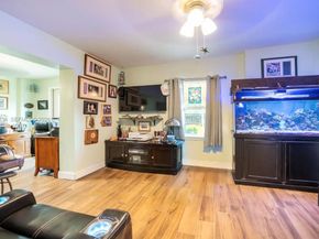 6890 SW 57th St, Davie FL 33314