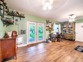 6890 SW 57th St, Davie FL 33314