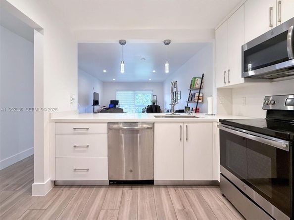 7722 Camino Real E317, Miami FL 33143