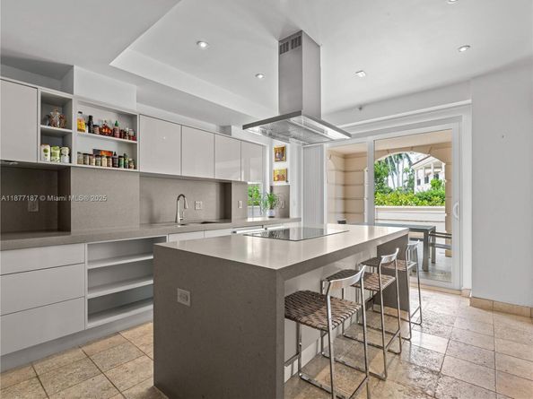 8011 Fisher Island Dr 8011, Miami Beach FL 33109