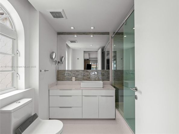 8011 Fisher Island Dr 8011, Miami Beach FL 33109
