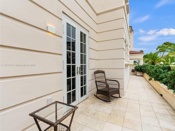 8011 Fisher Island Dr 8011, Miami Beach FL 33109