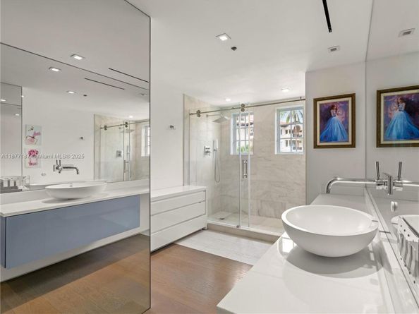 8011 Fisher Island Dr 8011, Miami Beach FL 33109
