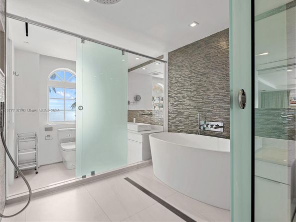 8011 Fisher Island Dr 8011, Miami Beach FL 33109
