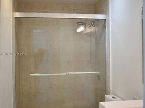 8024 Tatum Waterway Dr 5A, Miami Beach FL 33141