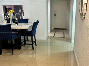 3955 N Nob Hill Rd 101, Sunrise FL 33351