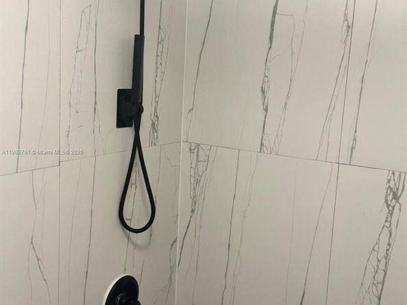 3955 N Nob Hill Rd 101, Sunrise FL 33351