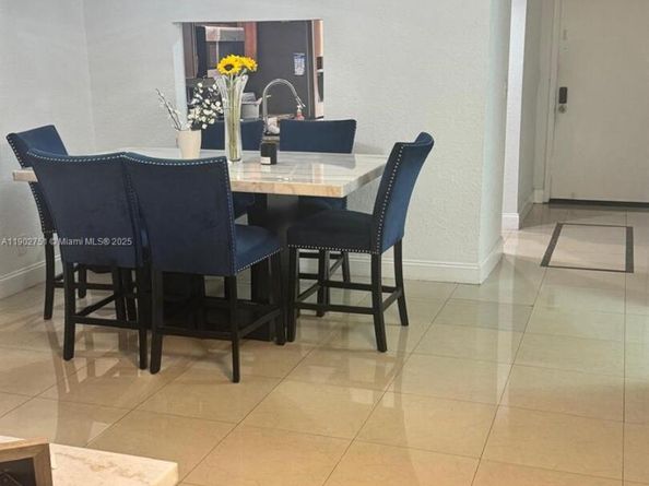 3955 N Nob Hill Rd 101, Sunrise FL 33351