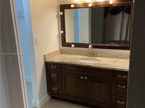 3955 N Nob Hill Rd 101, Sunrise FL 33351