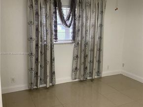 3955 N Nob Hill Rd 101, Sunrise FL 33351