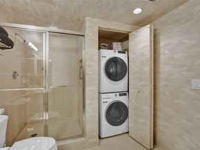 1000 W Island Blvd 1608, Aventura FL 33160