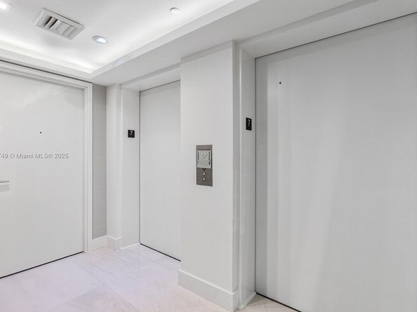 3801 Collins Ave 703, Miami Beach FL 33140