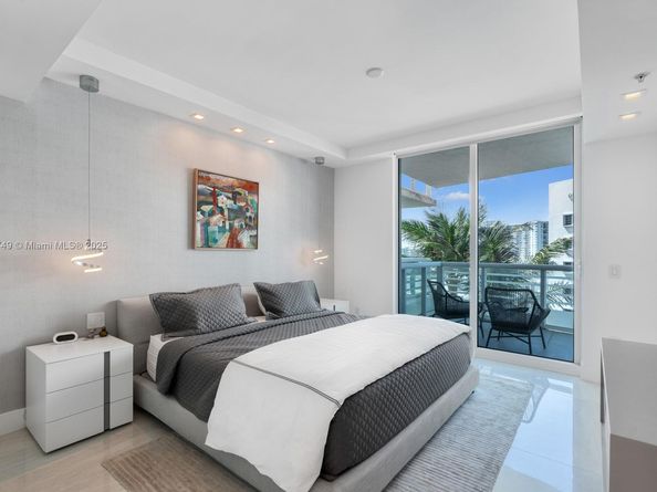 3801 Collins Ave 703, Miami Beach FL 33140