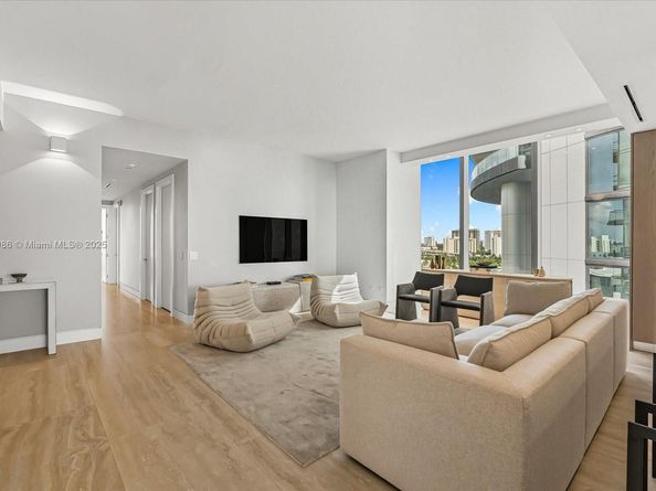 18501 Collins Ave 1001, Sunny Isles Beach FL 33160