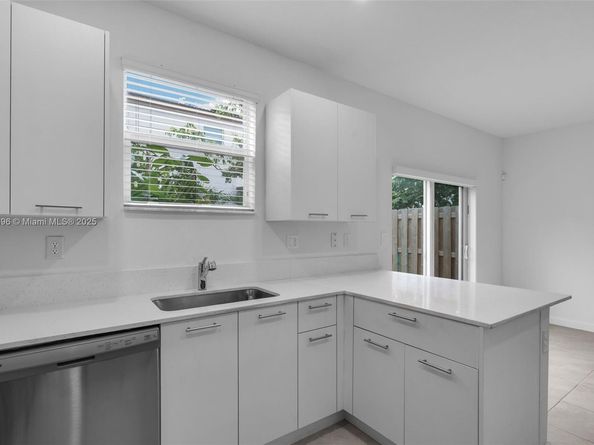 12523 NW 24th Ave, Miami FL 33167