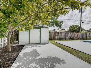6842 NW 15th St, Plantation FL 33313