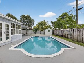 6842 NW 15th St, Plantation FL 33313