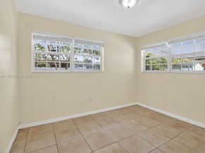 6842 NW 15th St, Plantation FL 33313