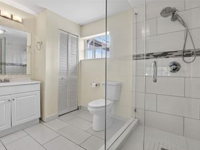 6842 NW 15th St, Plantation FL 33313