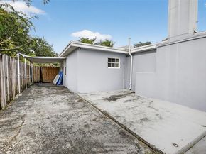 6842 NW 15th St, Plantation FL 33313