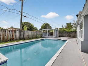 6842 NW 15th St, Plantation FL 33313
