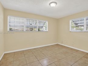 6842 NW 15th St, Plantation FL 33313