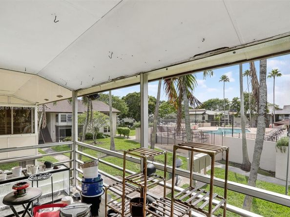 370 E Laurel Dr 6E, Margate FL 33063