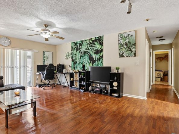 370 E Laurel Dr 6E, Margate FL 33063