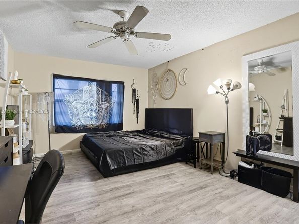 370 E Laurel Dr 6E, Margate FL 33063