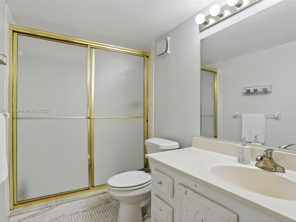 370 E Laurel Dr 6E, Margate FL 33063