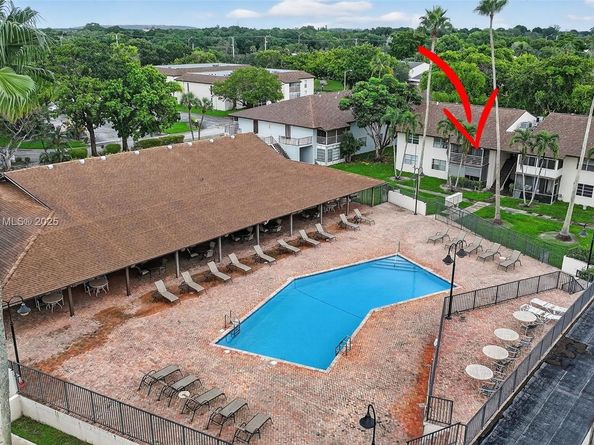 370 E Laurel Dr 6E, Margate FL 33063