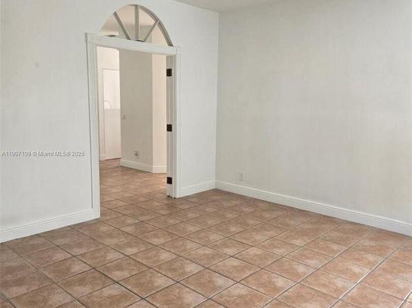 4361 Dogwood Cir, Weston FL 33331