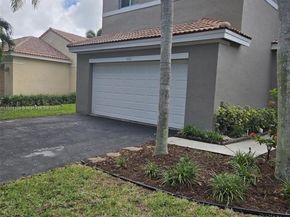 4361 Dogwood Cir, Weston FL 33331