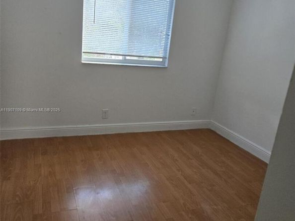 4361 Dogwood Cir, Weston FL 33331