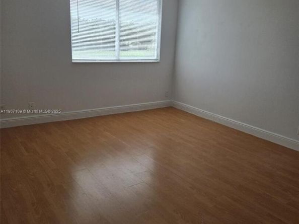 4361 Dogwood Cir, Weston FL 33331