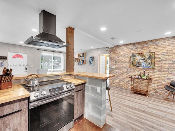 9000 NW 12th Ave, Miami FL 33150