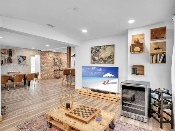 9000 NW 12th Ave, Miami FL 33150