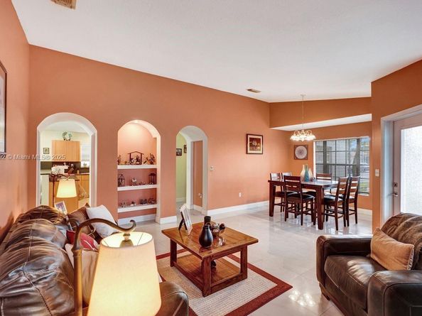 16451 SW 98th Ter, Miami FL 33196