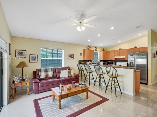 16451 SW 98th Ter, Miami FL 33196