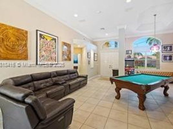 2510 Jardin DR, Weston FL 33327