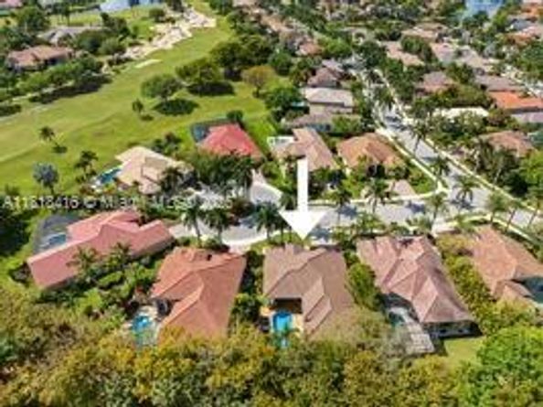 2510 Jardin DR, Weston FL 33327