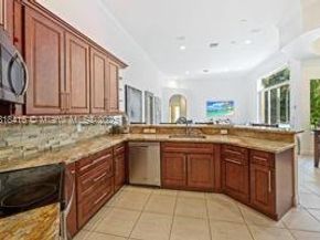 2510 Jardin DR, Weston FL 33327